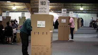 Votantes en las elecciones territoriales 2023, en Bogotá, el 29 de Octubre del 2023.