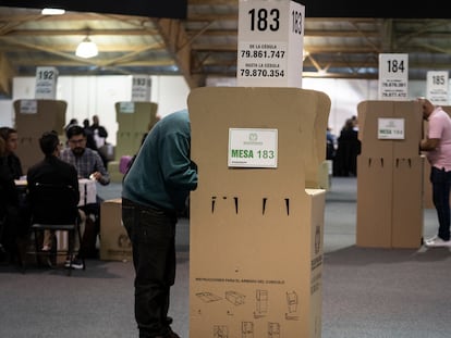 Votantes en las elecciones territoriales 2023, en Bogotá, el 29 de Octubre del 2023.