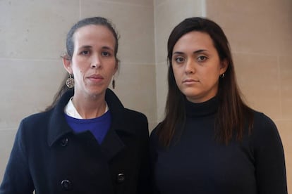 Manuela Bol&iacute;var, diputada venezolana de Voluntad Popular, con Rosaura Valentini, esposa de Yon Goicoechea, a la derecha. 