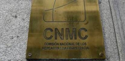 Cartel de la CNMC en su sede de Madrid.