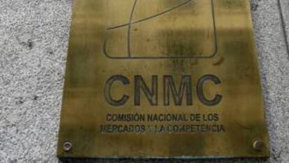 Cartel de la CNMC en su sede de Madrid.