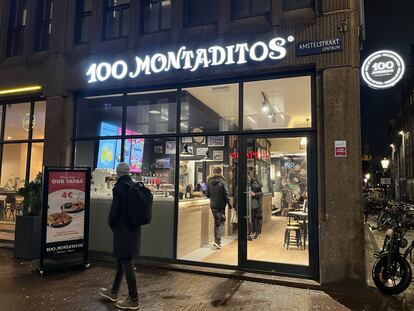 Entrada al local de 100 Montaditos en Ámsterdam.