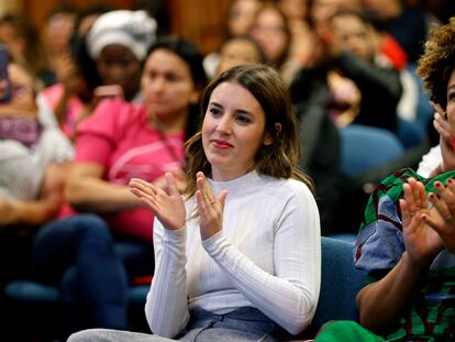 Irene Montero, en una mesa redonda con lideresas sociales, políticas y activistas, el día 12 en Bogotá.