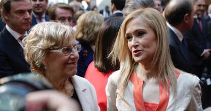 Manuela Carmena con Cristina Cifuentes.