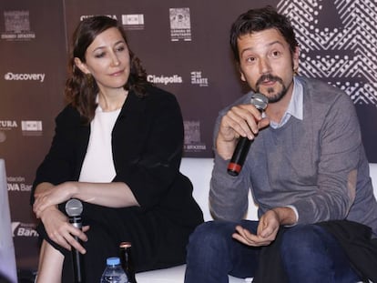 La directora general de Ambulante, Paulina Suárez, y Diego Luna, este miércoles en Ciudad de México.