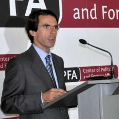 El ex presidente del Gobierno español y presidente de la FAES, José MaræOElig;a Aznar, durante la conferencia pronunciada en París en el Centro de Política y Asuntos Exteriores (CPFA)