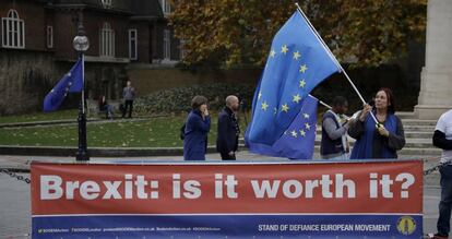 Protesta contra el Brexit ante el Parlamento británico.