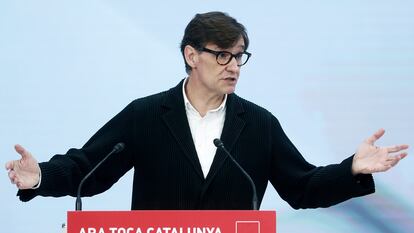 El primer secretario del PSC y candidato a la presidencia de la Generalitat, Salvador Illa, en el acto de constitución del consejo de alcaldes de los socialistas catalanes.