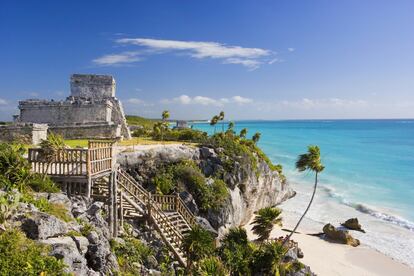 Playas idílicas, un vasto y riquísimo patrimonio cultural, histórico y arquitectónico, paisajes tan diversos como maravillosos y una gastronomía Patrimonio de la Humanidad. Es México. Su estand en Fitur es cada año el más grande, uno de los más aclamados y de los más visitados, pero es posible que en 2020 no participe en la feria, reconocían fuentes oficiales en Madrid, tras la decisión del Gobierno de López Obrador de desmantelar el Consejo de Promoción Turística de México (CPTM), incluida su oficina en España. México se vende solo, no más.