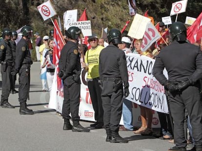 Afectados por las participaciones preferentes protestan en Soutomaior. 