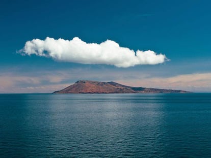 Vista de la isla Amantani, en la parte peruana del lago Titicaca