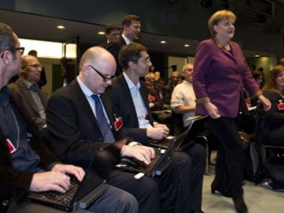 Merkel, a su llegada al encuentro con la prensa extranjera en Alemania.