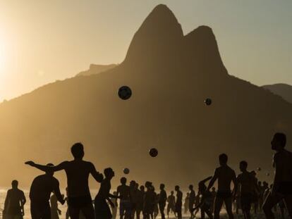 El fútbol en cueros