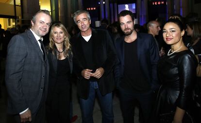 Fiesta del lanzamiento de la revista &#039;ICON&#039;. Trist&aacute;n Ulloa, Joana Bonet, Carles Francino con su hijo Carles y Carolina Rom&aacute;n.