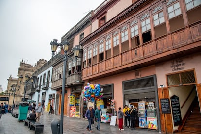 Fachada del restaurante El mirador de Chabuca, en el centro histórico de Lima, Perú.