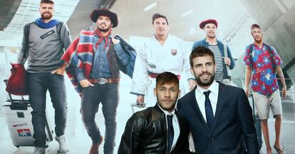 Neymar y Piqu, en un acto promocial del Bar?a en 2015.