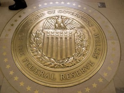 El escudo de la Reserva Federal estampado en el suelo de la sede de Washington.