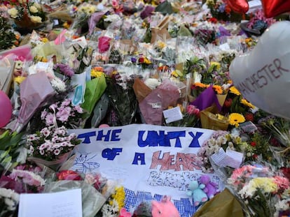 Homenatge a les v&iacute;ctimes de l&#039;atemptat de Manchester. 