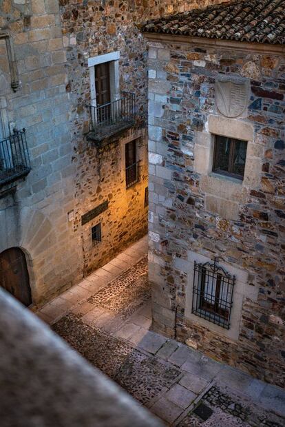 Vista de la ciudad vieja de Cáceres desde la terraza de Atrio.