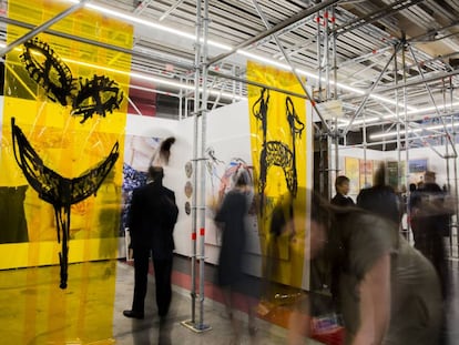 Stand de la feria de arte Material en Ciudad de M&eacute;xico 