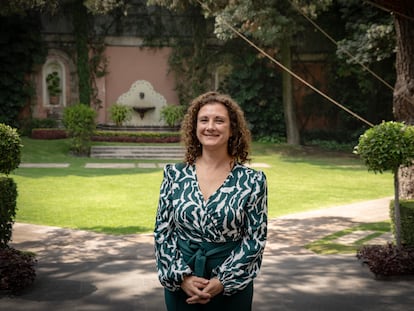 Elena García Armada en la residencia oficial de España en México.