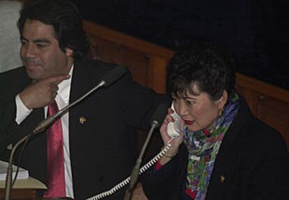 La congresista Susana Higuchi, durante el debate parlamentario sobre el procesamiento de su ex marido, Fujimori.