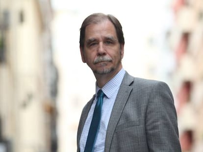 Agustín Basave, en una calle de Madrid.