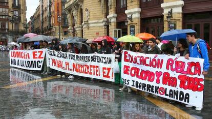 Concentración en la Plaza Arriaga durante las movilizaciones contra el proyecto de la Ley Wert.