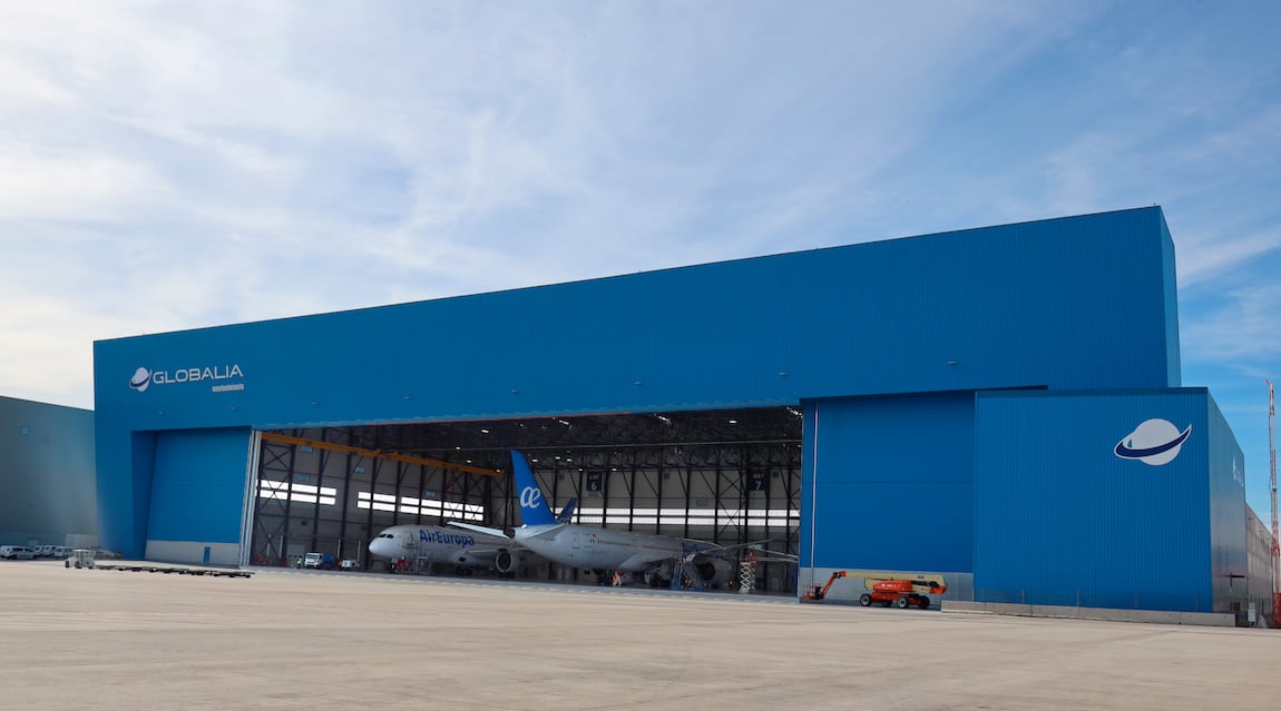 Hangar de mantenimiento de Air Europa en el aeropuerto de Madrid-Barajas.