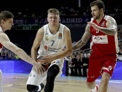 Doncic busca hueco ante Gudaitis y Micov