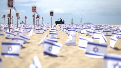 Banderas de Israel en el memorial de Rio de Paz en Copacabana, Brasil, el 7 de noviembre 2023.