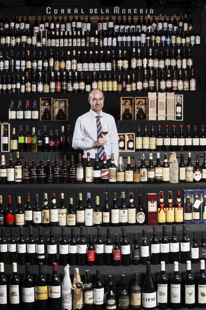 Juan Manuel del Rey, propietario de El Corral de la Morería, donde se ofrece un reconocido maridaje con vinos de Jerez. Imagen proporcionada por el establecimiento.