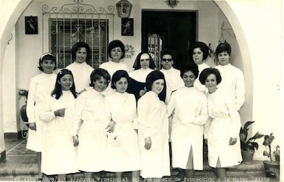 A group of inmates in the Board for the Protection of Women, in an image provided by the archive of the regional government of Andalucia.