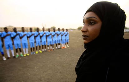 Salma al-Majidi, durante un entrenamiento de su club, el Al-Ahly Al-Gadaref.