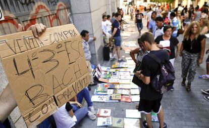 En el curso pasado se vendieron cinco millones de libros de texto menos que el anterior (7,5%), un descenso que afectó sobre todo a primaria (9,5%) y secundaria (10,3%)