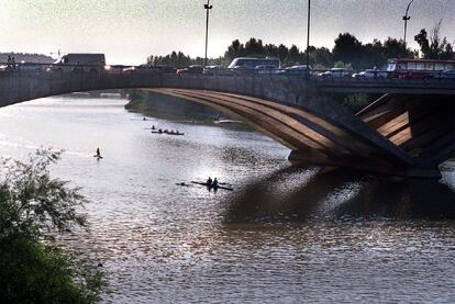 El río Ebro, a su paso por Zaragoza.