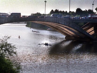 El río Ebro, a su paso por Zaragoza.