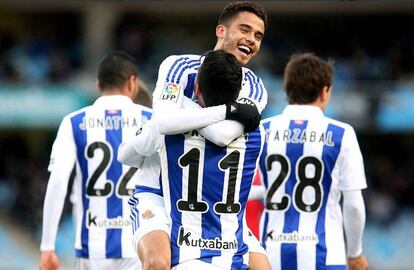 Diego Reyes festeja su segundo gol en la liga contra el Levante. 