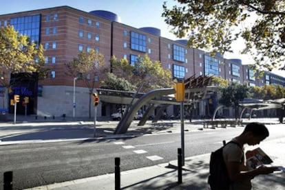 Edificio de la avenida de Icària donde se encontraba el almacén de los Docks.