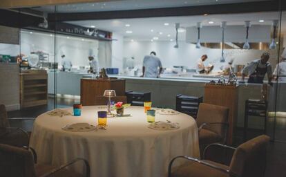 Comedor y cocina del restaurante Dani García en Marbella (Málaga).