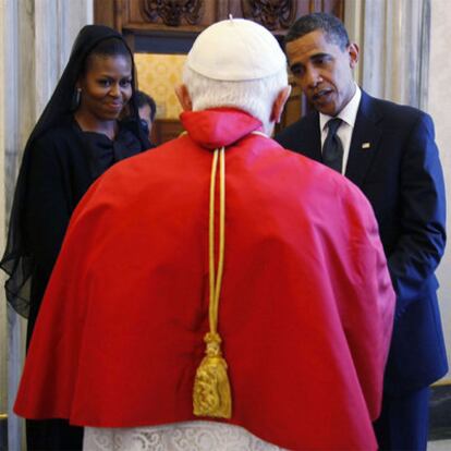 El Papa recibe al matrimonio Obama en una imagen de archivo
