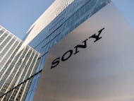 El logotipo de Sony se muestra en el exterior de la sede central de la empresa en Tokio, Japón.