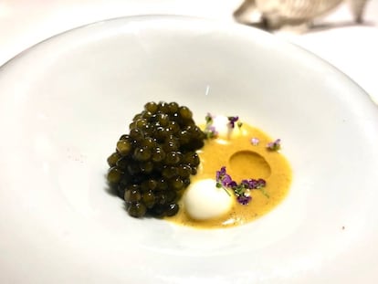 Un plato de caviar en el restaurante DiverXo.