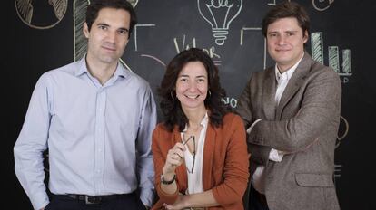 De izquierda a derecha, Iñaki Arrola, Carina Szpilka e Ian Noel.