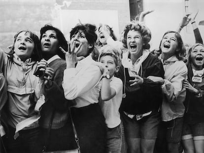 Jóvenes de Toronto (Canadá) durante una visita de los Beatles a su ciudad en 1964.