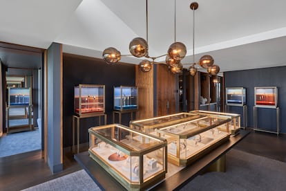 Una vista de la instalación 'Cartier. La maison relojera de las formas', que se pudo ver en la penthouse del Rosewood Villamagna de Madrid.