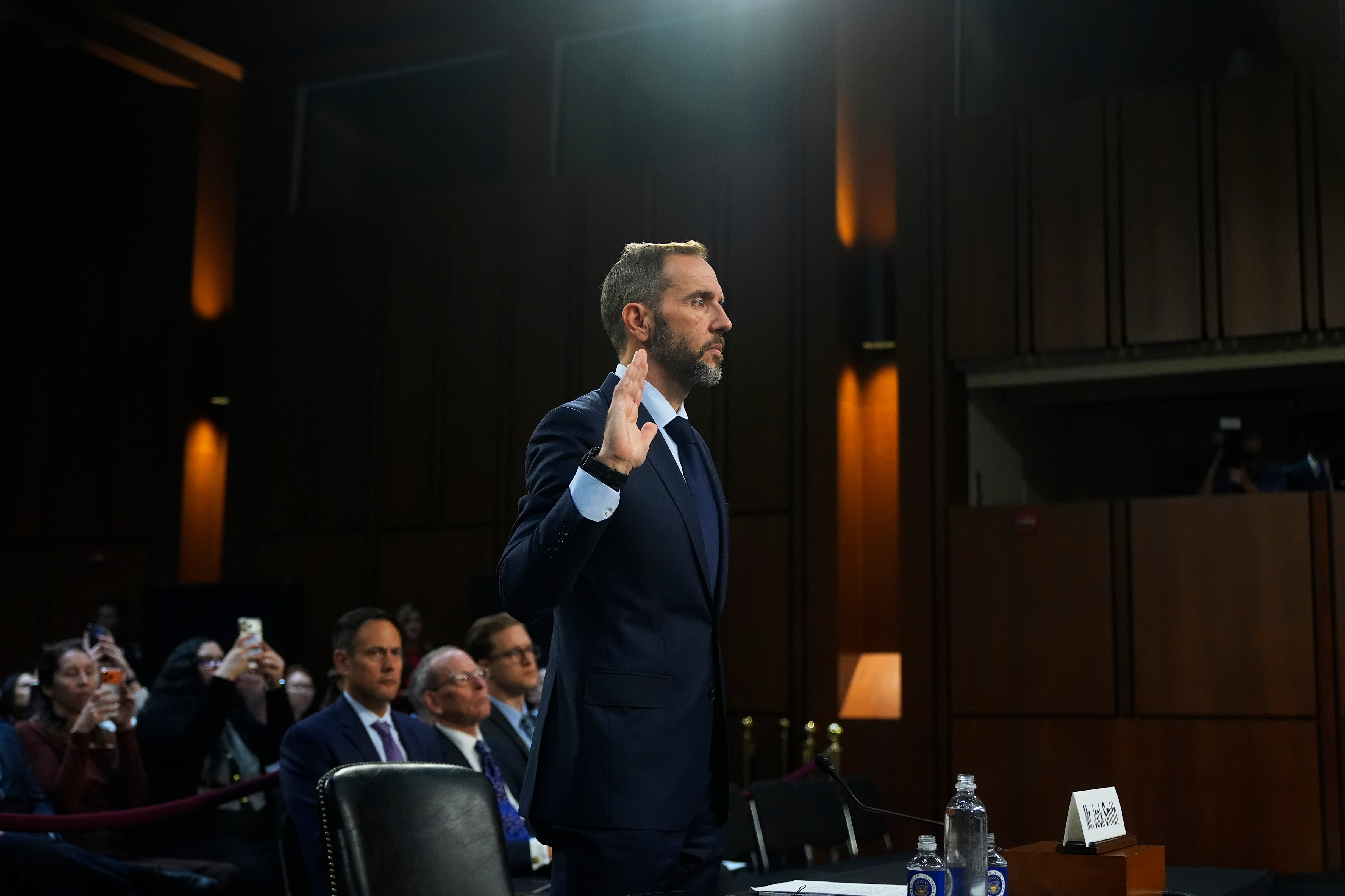 “No seré silenciado por las amenazas del presidente”: Jack Smith, el exfiscal que acusó a Trump se defiende en el Congreso