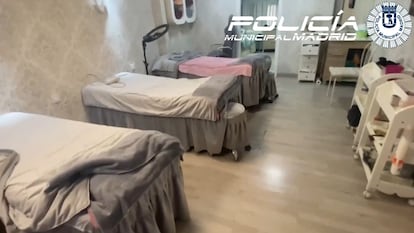 Clínicas estéticas ilegales en Usera desmanteladas