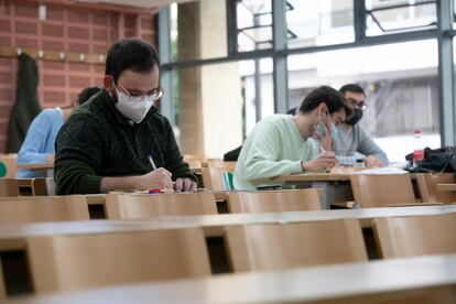 Examen en la facultad de Geografía e Historia de la Universidad de Valencia, el pasado enero.