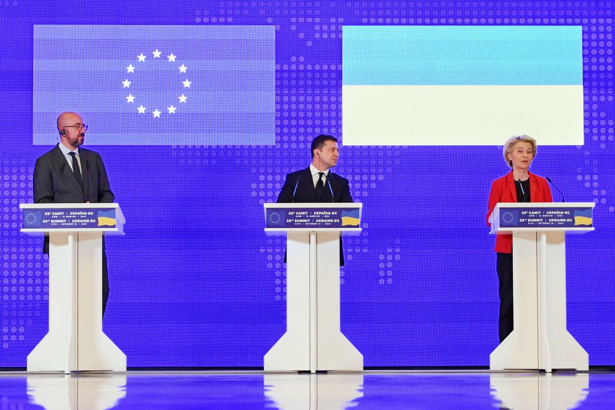 La UE promete a Ucrania ayuda con el suministro de gas en plena crisis ...